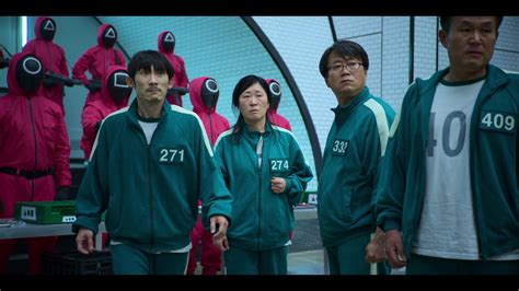 Squid Game: Season 1 (2021) .
